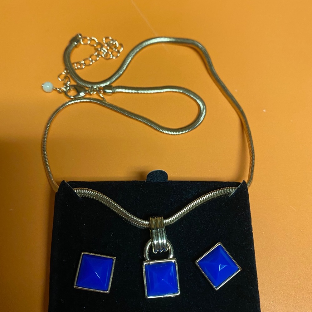 Beautiful Blue Necklace and Earrings Set